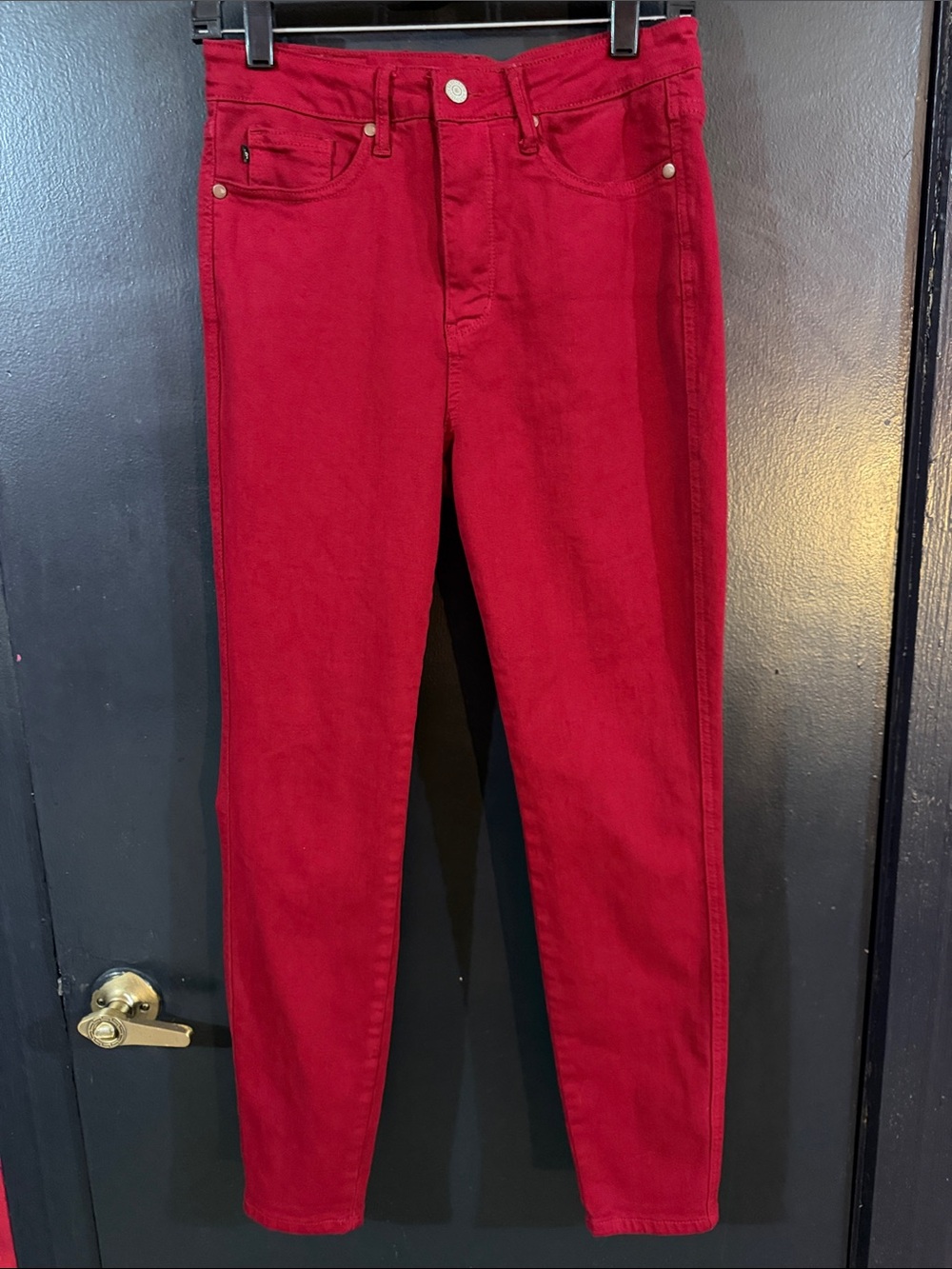 Judy Blue brick red denim skinny jeans. Sz 28. Great color.